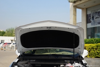 2016款凯迪拉克XT5 2.0T自动28T四驱铂金版