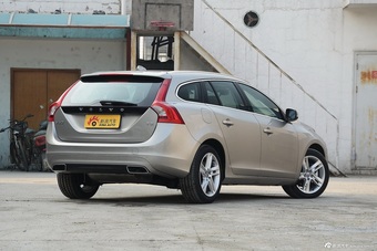 2016款沃尔沃V60 2.0T自动 T5 智雅版