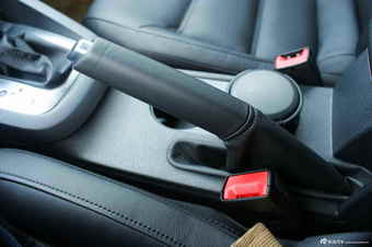 2012款东风雪铁龙C5 2.3L自动尊驭型图片