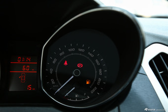 2015款艾瑞泽7 1.6L手动致领版