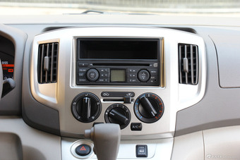 2014款NV200 1.6L CVT尊贵型国IV到店实拍
