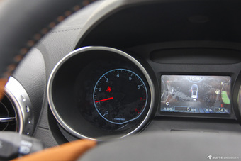 2016款比亚迪元1.5L手动尊荣型