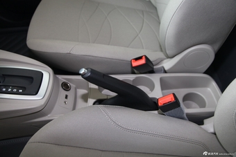 2013款嘉年华三厢1.5L自动时尚型