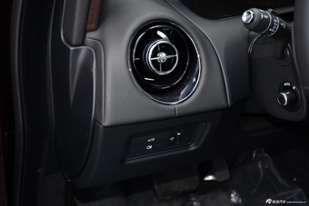 2016款捷豹XJL 2.0T自动两驱典雅商务版