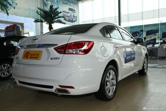 2014款福美来M5 1.6L自动舒适型