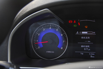 2016款吉利帝豪1.5L手动三厢时尚版