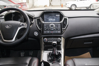 2016款新圣达菲1.5T手动两驱汽油智享型