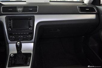 2014款帕萨特1.8T DSG御尊版