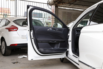 2015款金牛座2.0T自动豪华版