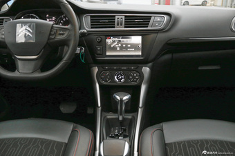 2015款东风雪铁龙C3-XR 1.6L自动先锋型