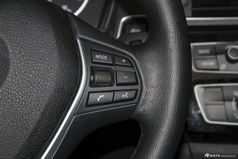 2015款宝马1系118i 1.6T自动都市设计套装