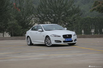 2014款捷豹XF 3.0 SC 豪华版图片