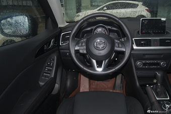 2016款马自达3昂克赛拉2.0L自动两厢旗舰型