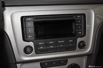 2013款朗行1.6L自动风尚型 雅致白