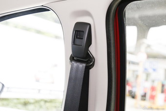 2015款东风雪铁龙C3-XR 1.6L自动先锋型