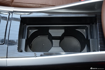 2016款奔腾B90 1.8T自动尊贵型十周年纪念版