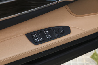 2013款宝马7系730Li豪华型