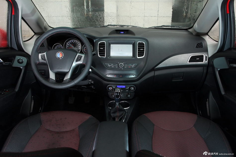 2014款英伦金刚两厢1.5L手动尊贵型