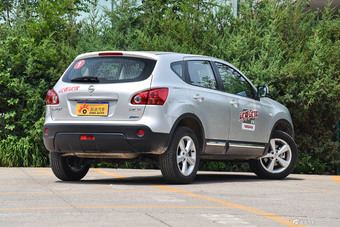 2015款逍客2.0L两驱CVT XV酷雷