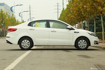 2015款起亚K2 1.4L手动GLS三厢