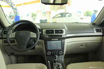 2011款奔腾B70 2.0L自动智领型图片