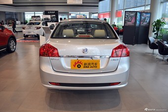 2013款凯越1.5L手动经典型 钛银