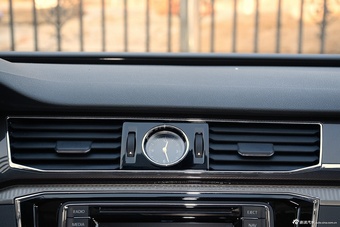 2016款帕萨特1.8T自动330TSI