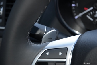 2015款哈弗H8 2.0T自动四驱精英型