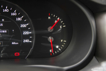 2015款索兰托L 2.4L自动汽油四驱精英版 7座 国5