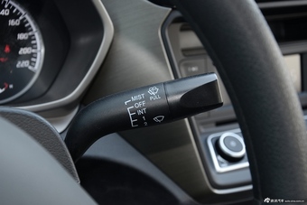 2016款海马M3 1.5L手动时尚型