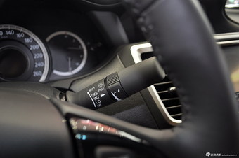 2014款雅阁2.0EXN豪华导航版 探戈红