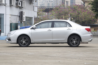 2015款速锐1.5L自动豪华型