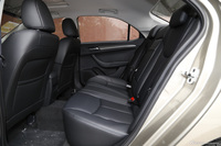 2015款荣威360 1.4T自动尊享版