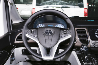 2013款瑞风M5 2.0T自动公务版