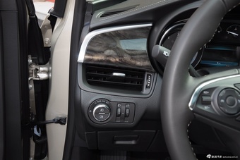 2015款昂科威20T两驱精英型