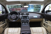 2015款捷豹XJL 2.0T两驱典雅商务版