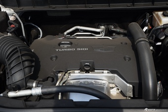 2016款凯迪拉克XT5 2.0T自动28T四驱铂金版