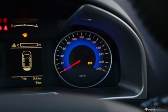 2016款吉利帝豪1.5L手动RS两厢向上版