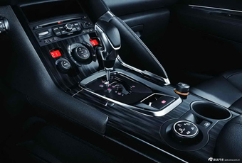 2013款标致3008官方图