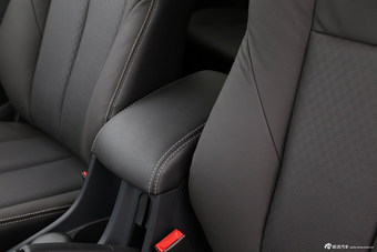 2015款五十铃mu-X 3.0T自动四驱探索型