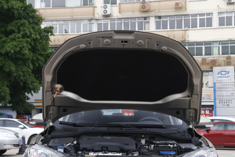 2015款荣威360 1.4T自动尊享版