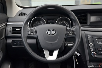 2016款奔腾B50 1.6L自动舒适型