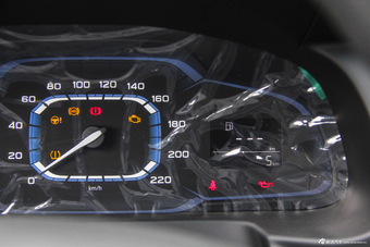 2015款荣威360 1.5L手动精英版