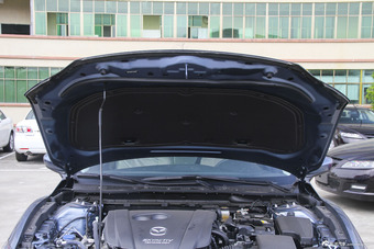 2015款阿特兹2.0L自动蓝天时尚版