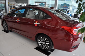 2013款凌派1.8L自动豪华版 探戈红