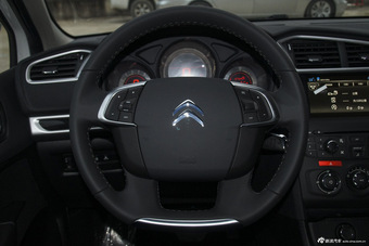 2015款雪铁龙C4L 1.2T自动豪华型