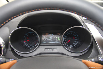 2016款比亚迪元1.5L手动尊荣型