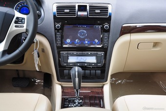 2015款吉利EC8 2.0L自动尊贵型