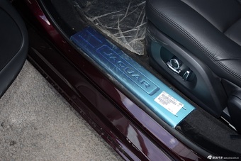 2016款捷豹XJL 2.0T自动两驱典雅商务版