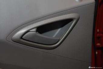 2013款新赛欧三厢1.2L手动温馨版